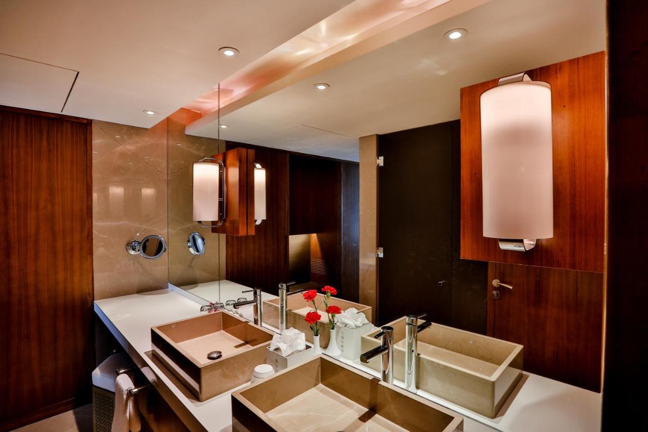 Crowne Plaza Chennai Adyar Park, An Ihg Hotel Екстер'єр фото Bathroom