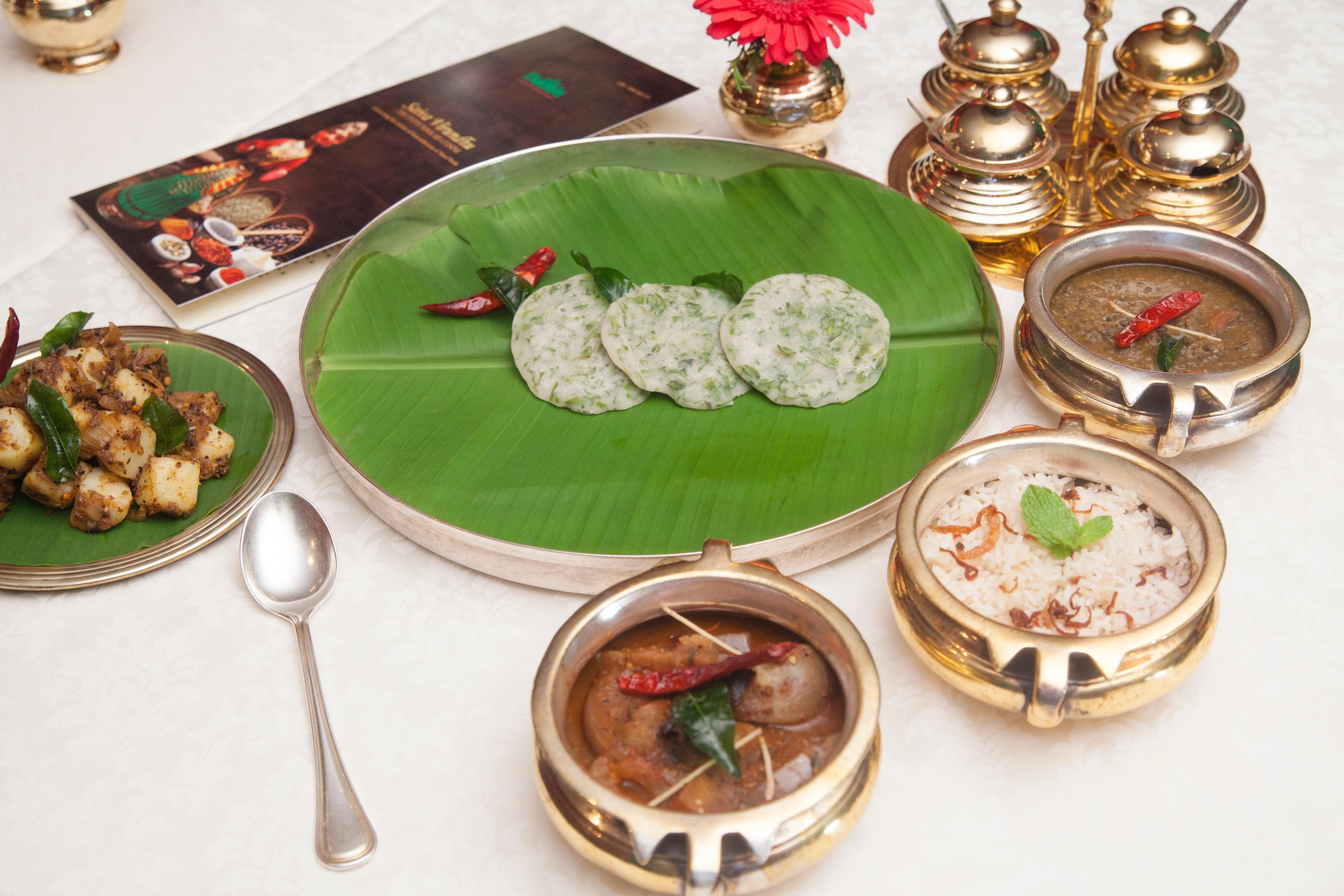 Crowne Plaza Chennai Adyar Park, An Ihg Hotel Екстер'єр фото A typical vegetarian meal at a hotel in India