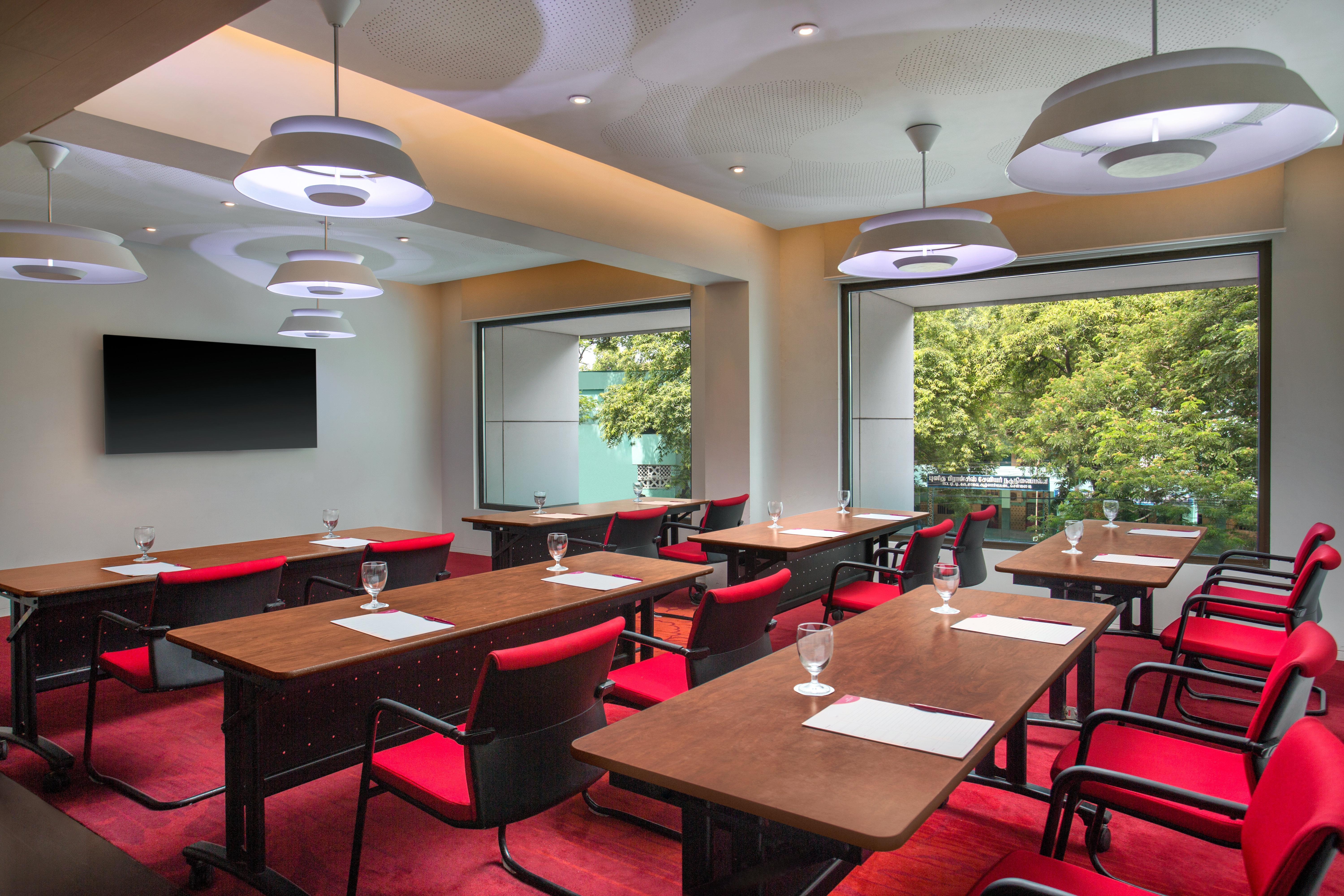 Crowne Plaza Chennai Adyar Park, An Ihg Hotel Екстер'єр фото Meeting room